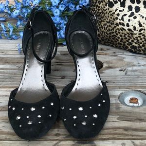 Gianni Bini black velvet studded small heel 8.5M